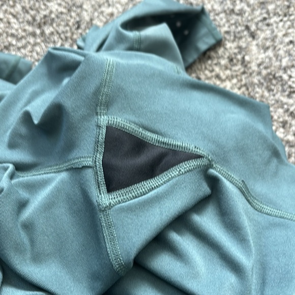 Nike Dri Fit Teal Athletic capris Bottoms - Picture 5 of 5